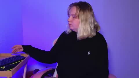 Snapshot of lime_cat chatting on September 28, 12:05 am lime cat online show from September 28, 12:05 am