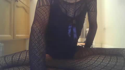 Snapshot of limpclitsissyfemboy chatting on October 13, 2:44 am limpclitsissyfemboy online show from October 13, 2:44 am