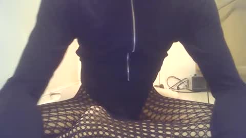 Snapshot of limpclitsissyfemboy chatting on November 10, 12:31 am limpclitsissyfemboy online show from November 10, 12:31 am