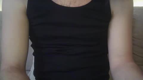 Snapshot of limpia3333 chatting on December 8, 8:30 am Bigcockonut online show from December 8, 8:30 am