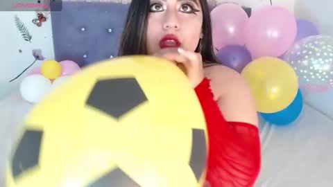 Snapshot of lin_jayani chatting on July 1, 10:31 pm Lin online show from July 1, 10:31 pm