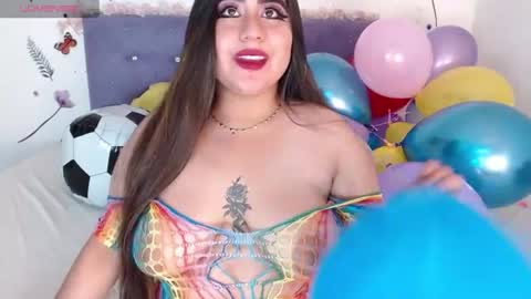 Snapshot of lin_jayani chatting on July 8, 9:41 pm Lin online show from July 8, 9:41 pm
