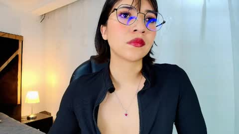 Snapshot of lina_bedoya chatting on May 11, 11:38 am Lina Bedoya online show from May 11, 11:38 am