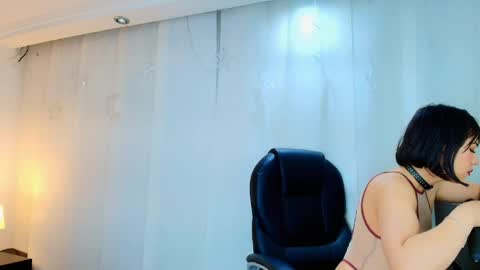 Snapshot of lina_bedoya chatting on May 12, 11:40 am Lina Bedoya online show from May 12, 11:40 am