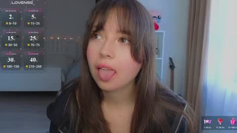 Snapshot of lina_brownie chatting on July 24, 1:36 am Lina online show from July 24, 1:36 am