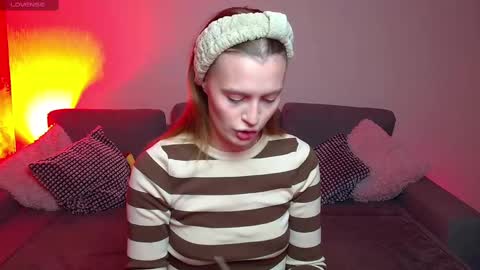 lina_bush online show from December 13, 5:10 pm