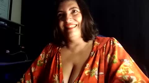 Snapshot of lina_maria99 chatting on November 15, 12:52 am Lina Mara99 online show from November 15, 12:52 am