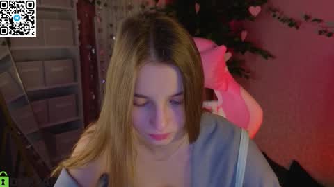 Snapshot of lina_reeds chatting on February 9, 1:09 am LINA online show from February 9, 1:09 am