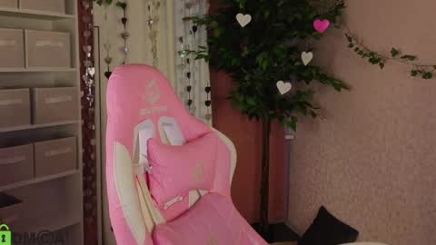 Snapshot of lina_reeds chatting on February 28, 1:06 am LINA online show from February 28, 1:06 am