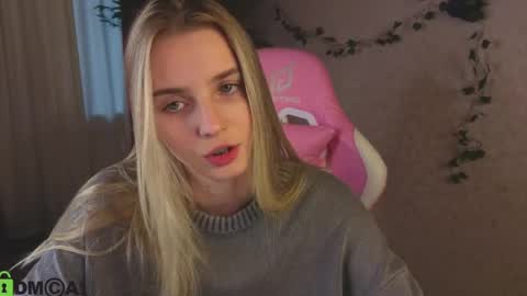 LINA online show from April 21, 2:51 am