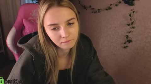 LINA online show from April 23, 1:18 am
