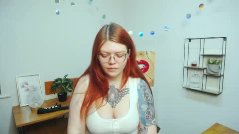 Snapshot of lina_ri chatting on May 27, 4:59 pm lina_ri online show from May 27, 4:59 pm