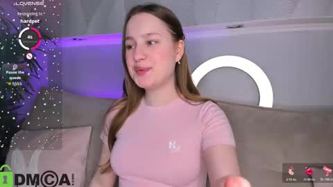 Snapshot of lina_smilee chatting on March 20, 6:18 am Lina online show from March 20, 6:18 am