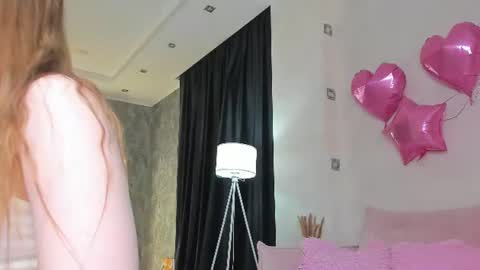Snapshot of lina_smilee chatting on June 13, 1:03 am Lina online show from June 13, 1:03 am