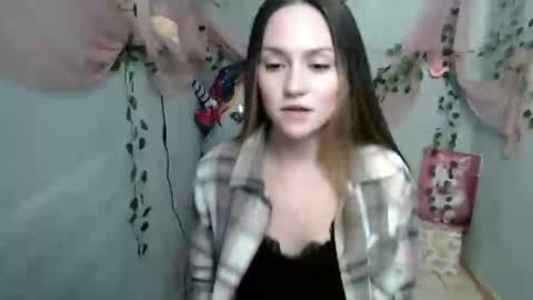 Snapshot of lina_star_s chatting on December 6, 8:37 am Lina online show from December 6, 8:37 am