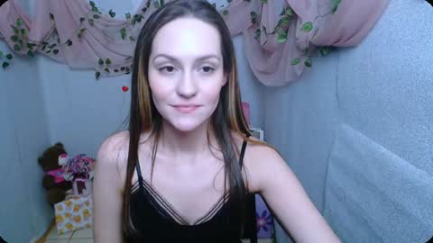 Snapshot of lina_star_s chatting on December 19, 9:40 am Lina online show from December 19, 9:40 am