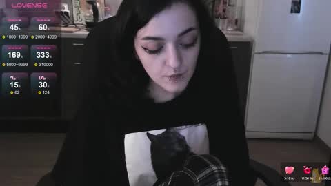 Lina 3  1715622743 online show from November 17, 7:47 am