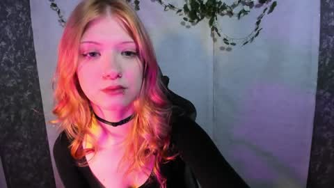 Snapshot of lina_vi chatting on April 7, 8:09 pm Lina online show from April 7, 8:09 pm
