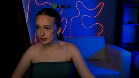 linaa_dolly online show from May 26, 2:13 pm