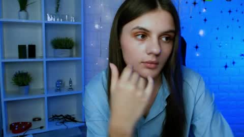 linaa_dolly online show from June 4, 12:55 pm