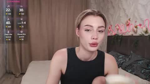 Snapshot of linacute52 chatting on March 2, 10:45 am linacute52 online show from March 2, 10:45 am