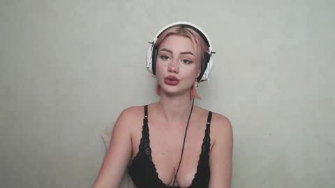 Snapshot of linacute52 chatting on October 10, 11:09 am linacute52 online show from October 10, 11:09 am