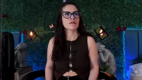 Snapshot of linagh chatting on June 10, 11:20 am Lina online show from June 10, 11:20 am