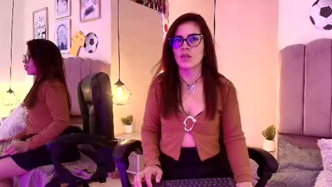 Lina  online show from July 4, 6:58 pm