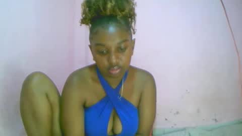Snapshot of linah1123 chatting on October 17, 9:12 am linah1123 online show from October 17, 9:12 am