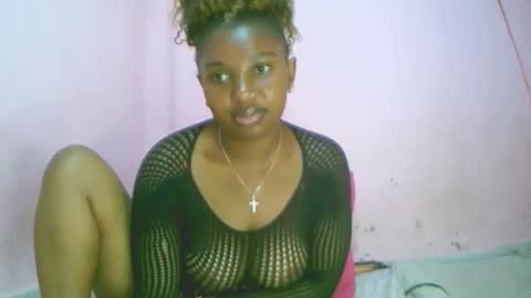 Snapshot of linah1123 chatting on October 18, 10:38 am linah1123 online show from October 18, 10:38 am