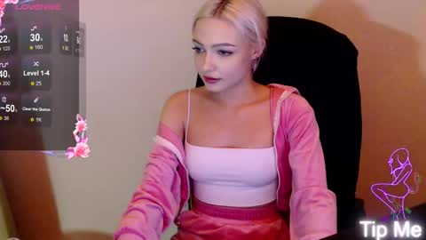I am Lina online show from October 9, 10:52 pm