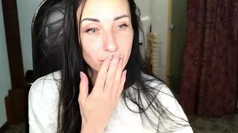 LinaLivee online show from November 19, 7:58 pm