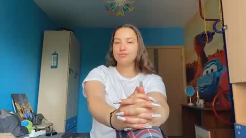 Snapshot of linbiddle chatting on June 19, 7:34 am Elin online show from June 19, 7:34 am