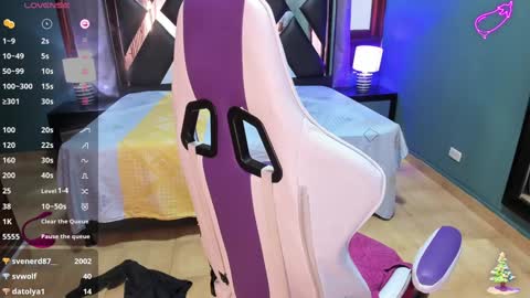  Linda  online show from December 30, 9:08 pm