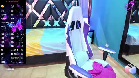  Linda  online show from February 9, 7:41 pm