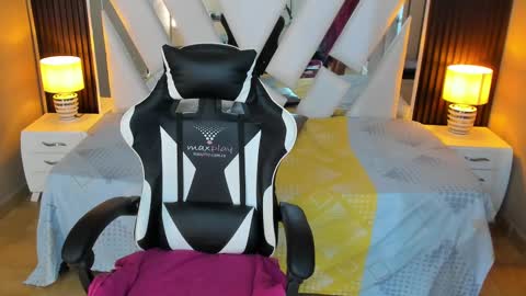  Linda  online show from September 16, 6:31 pm