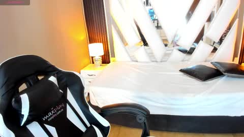  Linda  online show from November 19, 6:19 pm