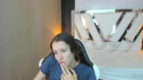  Linda  online show from April 5, 1:30 pm