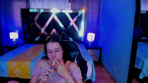 Snapshot of linda4petite chatting on July 24, 7:01 pm Linda online show from July 24, 7:01 pm