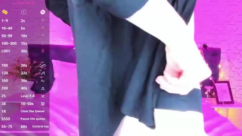 Snapshot of linda__bryant chatting on December 24, 4:11 am Linda GMT2 Mon Tu Fri Sa Su 0300am-1000 am online show from December 24, 4:11 am