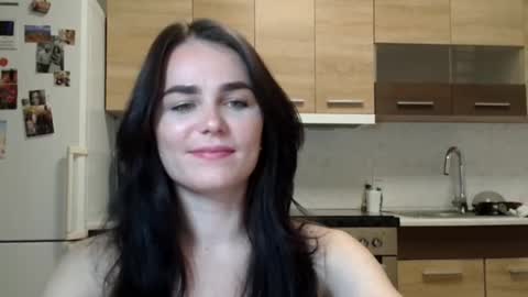 Linda online show from October 26, 7:42 pm