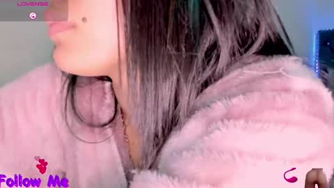 Snapshot of linda_alana chatting on December 26, 3:27 am Alana online show from December 26, 3:27 am