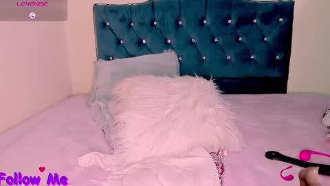 Snapshot of linda_alana chatting on January 23, 11:58 pm Alana online show from January 23, 11:58 pm