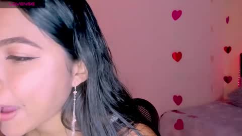 Snapshot of linda_alana chatting on February 15, 6:44 pm Alana online show from February 15, 6:44 pm