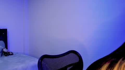 Snapshot of linda_alana chatting on September 27, 5:51 pm Alana online show from September 27, 5:51 pm
