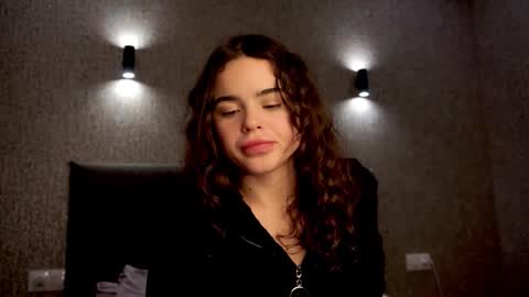 Linda online show from November 26, 1:45 pm