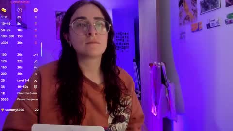 Giggles  online show from March 12, 11:55 pm