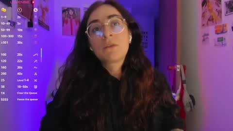 Snapshot of linda_giggle chatting on May 12, 11:57 pm Giggles online show from May 12, 11:57 pm