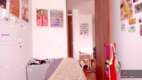 Snapshot of linda_giggle chatting on May 14, 2:46 pm Giggles online show from May 14, 2:46 pm