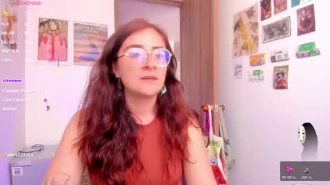 Snapshot of linda_giggle chatting on June 1, 7:26 pm Giggles online show from June 1, 7:26 pm